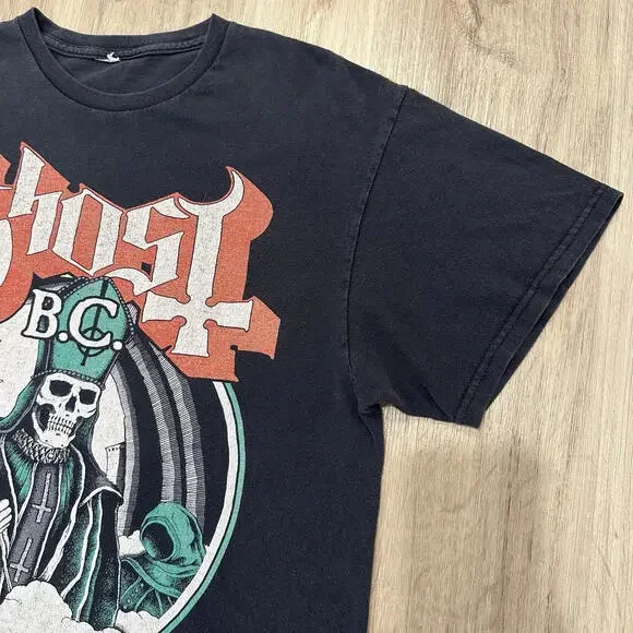 GHOST Band T Shirt Thrashed Distressed Men’s Large Faded Papa Emeritus III 21x25 - Picture 5 of 15